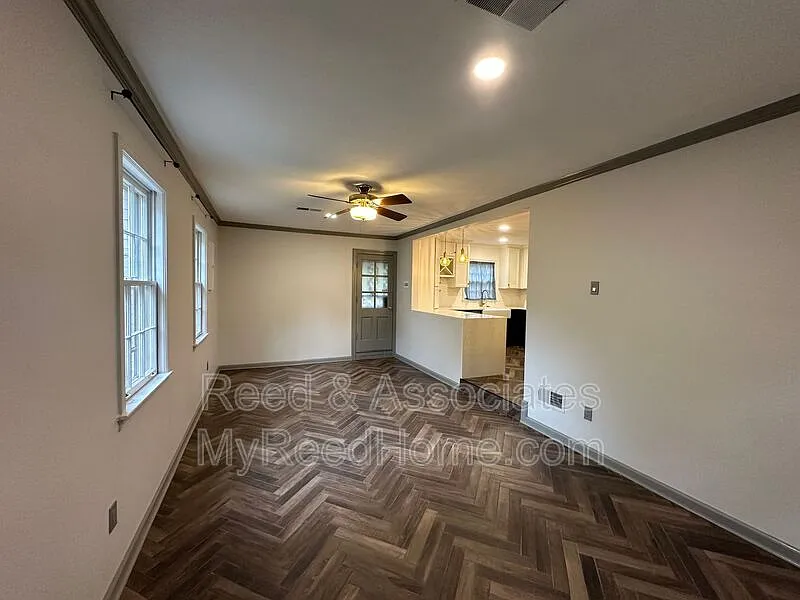 3 bed, 1.5 bath, 1620 sqft, $2,195 — Photo 2