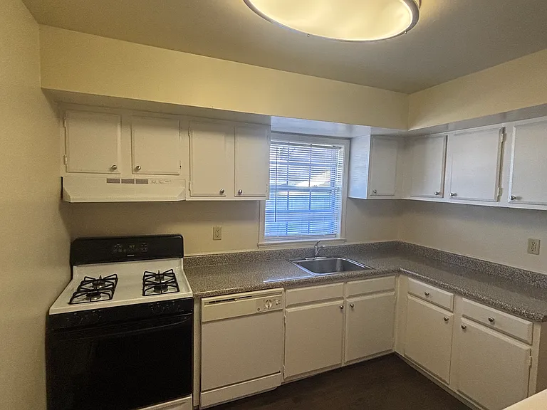 Tor View Village Apartments — Photo 16