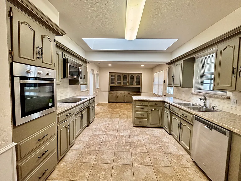 8635 Bacardi Dr — Photo 7