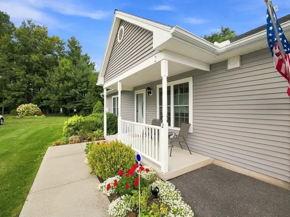 9 Parc Pl Unit 2, Southampton, MA 01073