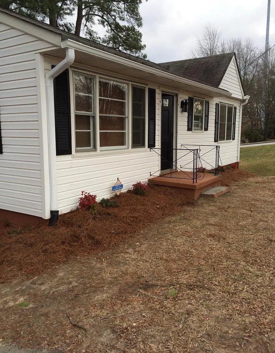 3 bed, 936 sqft, $1,500 — Photo 1