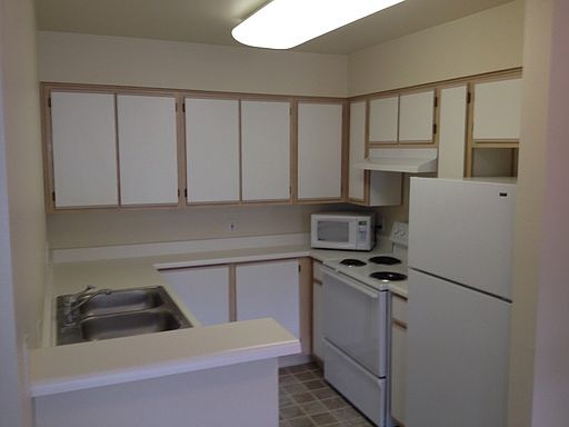 2nd image of 303 10th Ave APT 406