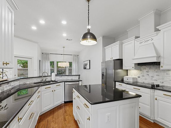 5th image of 429 English Oaks Cir