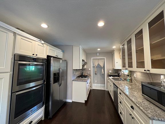 4th image of 3399 Cheshire Dr