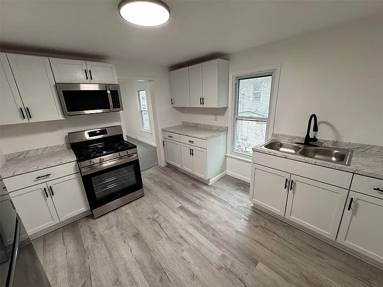 92 Crocker Ave #2 — Photo 11