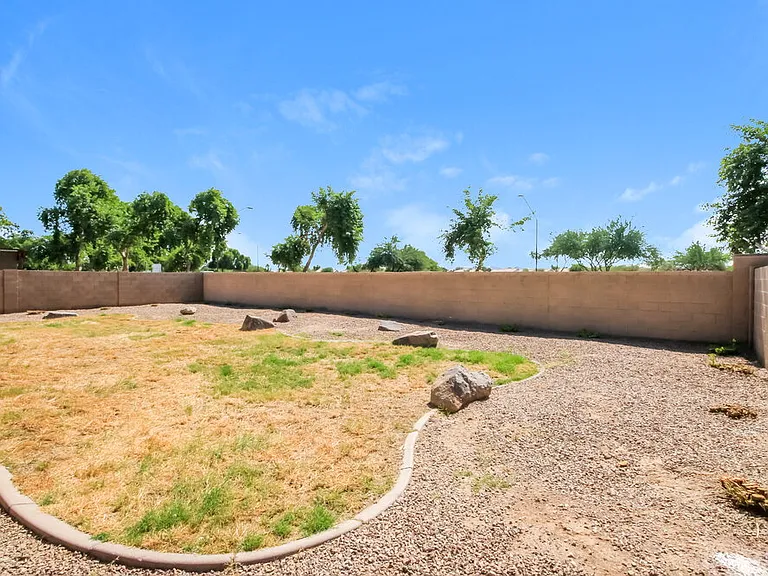 4091 E Carriage Way — Photo 16