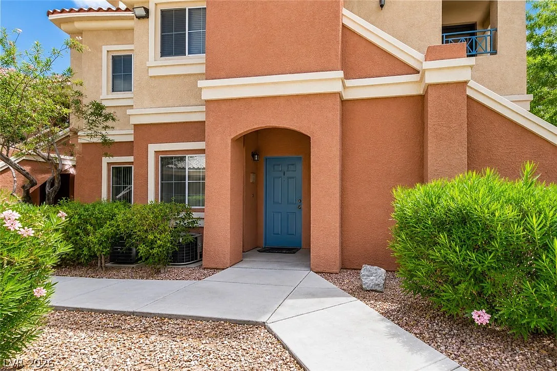 2 bed, 2.0 bath, 980 sqft, $1,550 — Photo 3