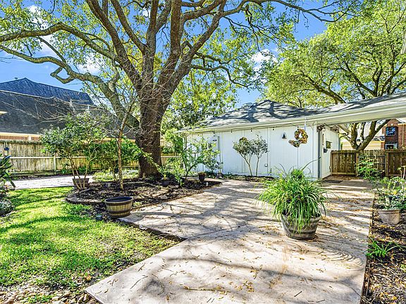 3rd image of 7906 Duncansby Vale Rd