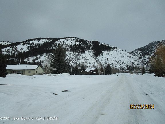 4th image of 18 Cedar Creek Dr