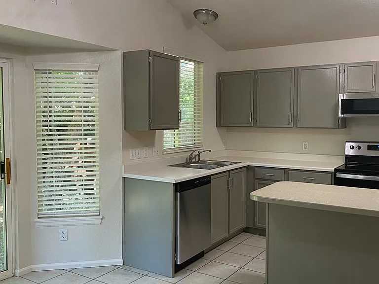 1804 Clark Dr — Photo 2