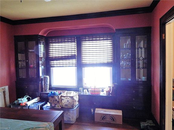 5th image of 2803 Portman Ave