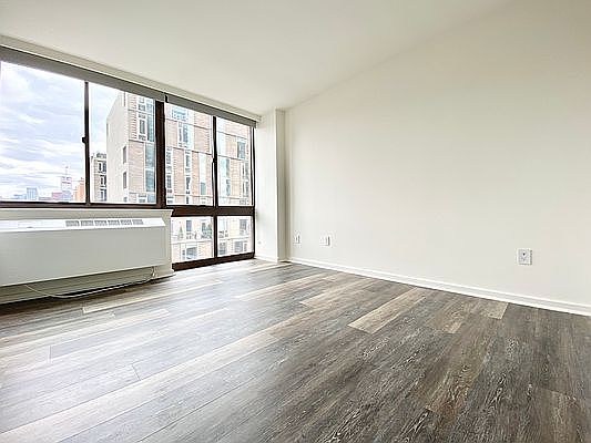 5th image of 520 W 43rd St #20EE