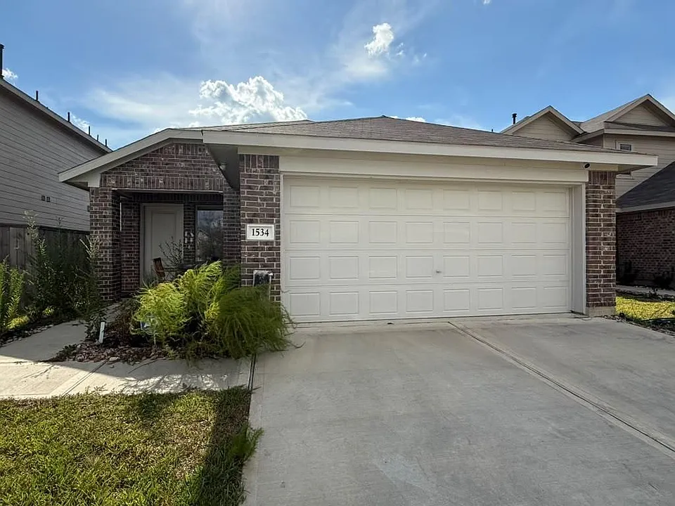 1534 San Sebastien Dr