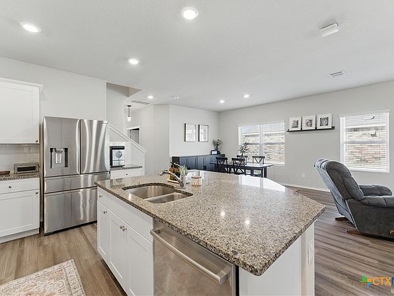 3rd image of 1864 Danube Dr