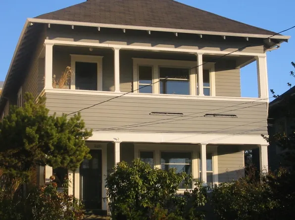 221 S Hamilton St, Portland, OR 97239