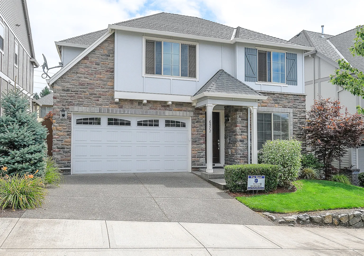 Beautiful 4BD* 3 BA* Single Family Home Located In Arbor Oaks Community! **Included In Rent: Hi S... — Photo 2