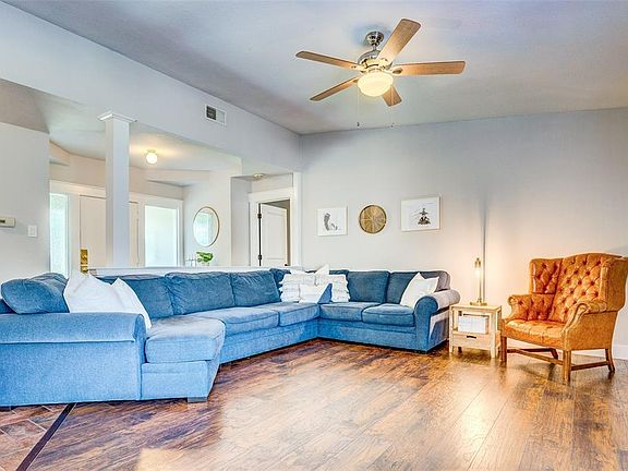 3rd image of 2248 Dorrington Dr