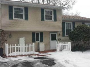 251 Greenbelt Pkwy, Holbrook, NY 11741