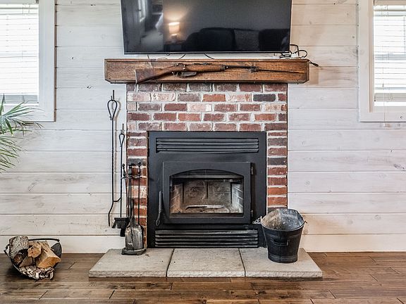 63rd image of 237 Lear Rd