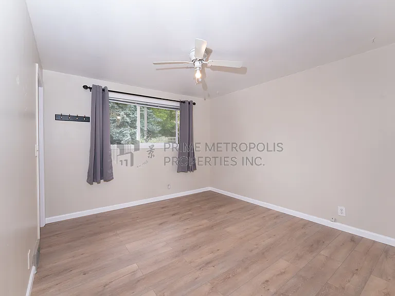 18003 Wayne Ave N — Photo 10