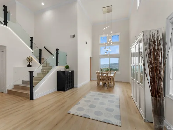 8835 E Foxhollow Dr, Anaheim, CA 92808