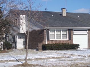 1118 Brighton Pl, Glen Ellyn, IL 60137