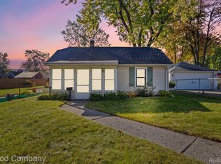 62 Andresen Ct, Hazel Park, MI 48030