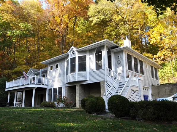 9 Bigelow Road, New Fairfield, CT 06812