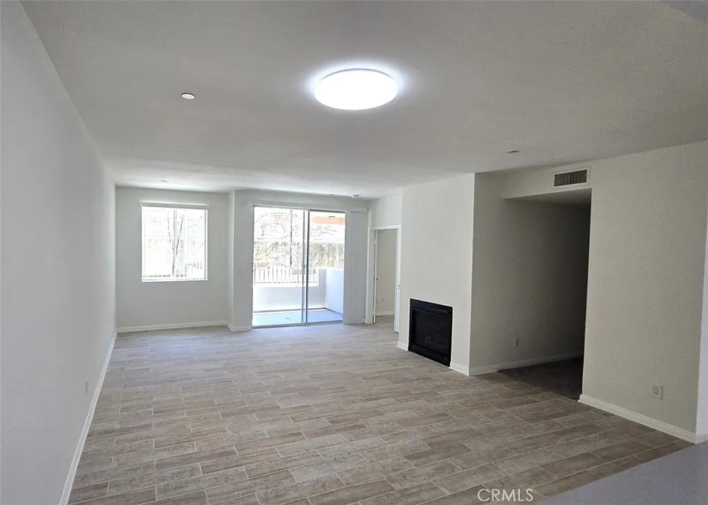 3 bed, 1410 sqft, $2,895 — Photo 4