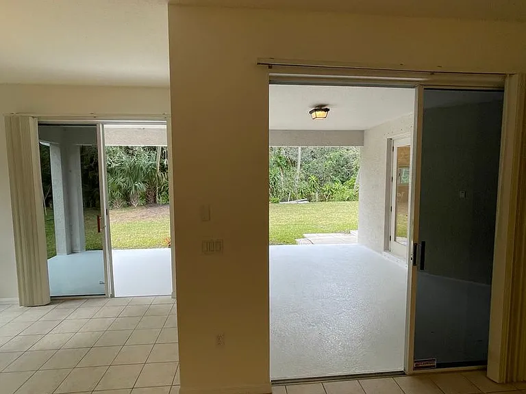 870 Greystone Ln — Photo 12