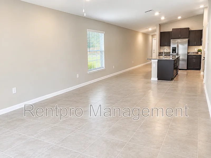 3 bed, 2.0 bath, 1451 sqft, $2,199 — Photo 4