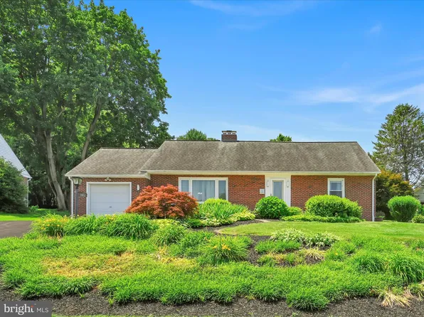 1402 Springside Dr, Lancaster, PA 17603