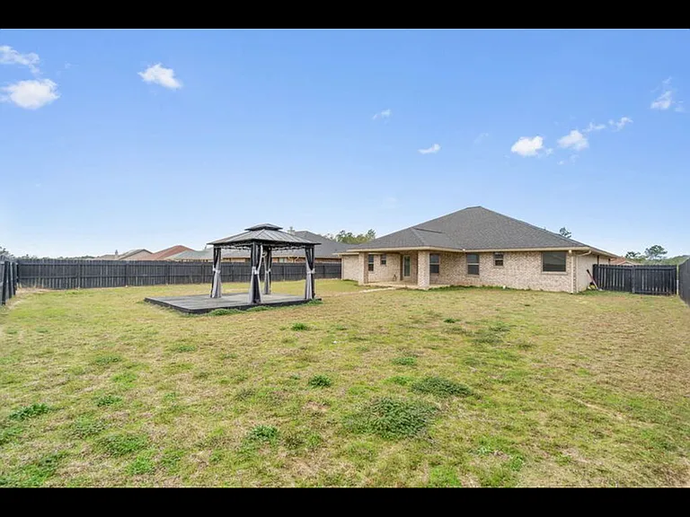 5785 Dogwood Dr E — Photo 34