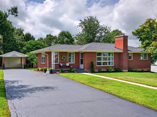 107 Roseland Dr, Christiansburg, VA 24073