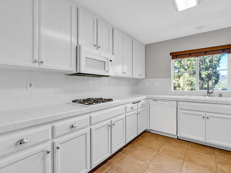 315 Westlake Vista Ln — Photo 20