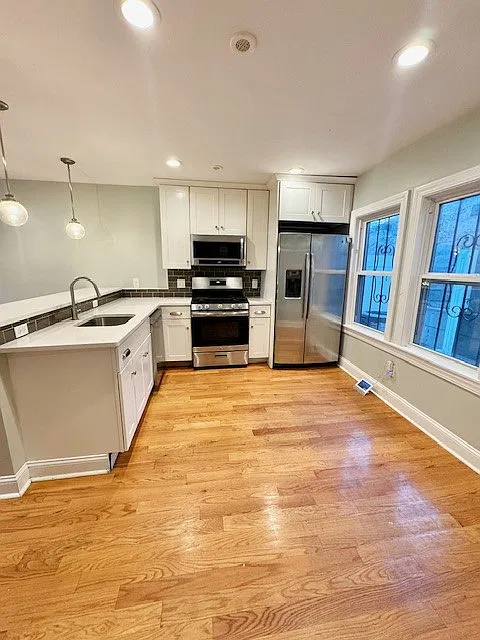 6 Saint James Pl #1
