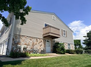 1017 Newport Hbr #1017, Schaumburg, IL 60193