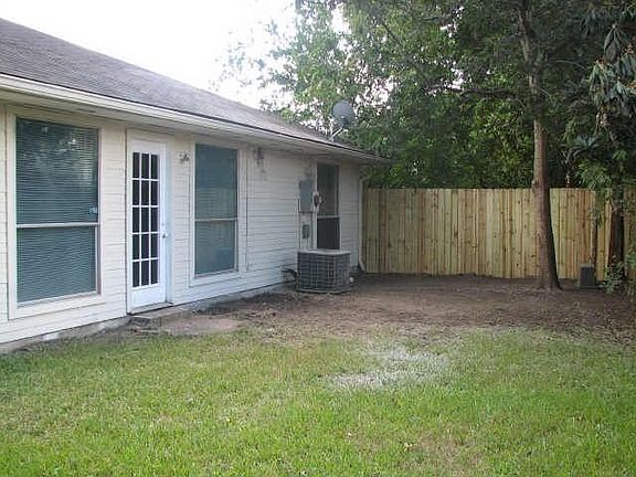 3rd image of 6526 La Violetta Dr