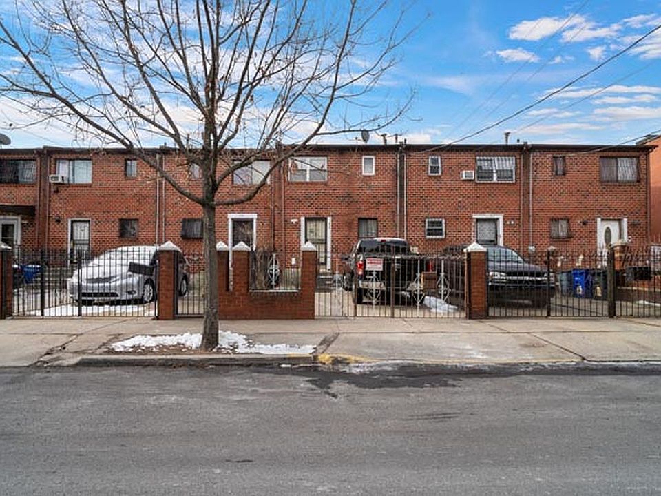 1st image of 576 Barbey St #1