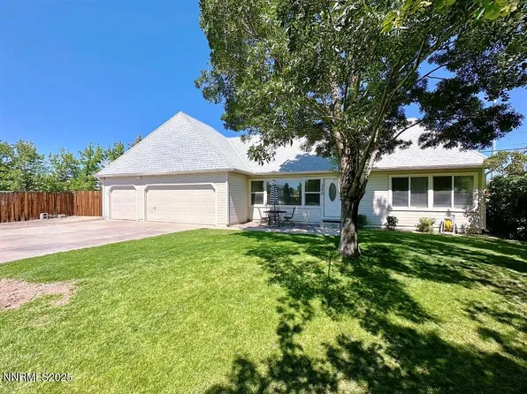 280 Karnak Cir, Sparks, NV 89441