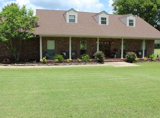 186 Center St, Flora, MS 39071