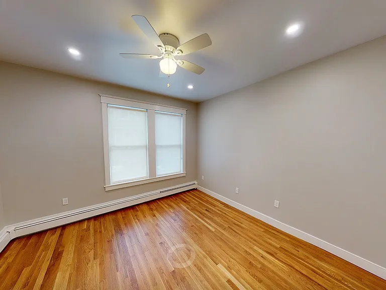 33 Portsmouth St #1D — Photo 4