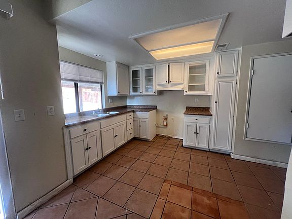 5th image of 15131 Carolina Ave