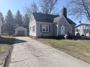 221 W Maple St, Hubbard, IA 50122