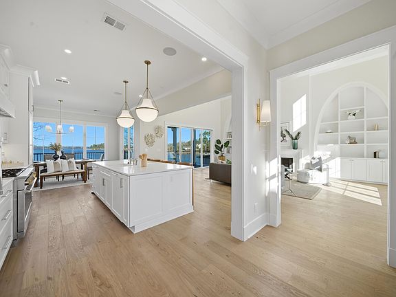 5th image of 317 Regatta Rd