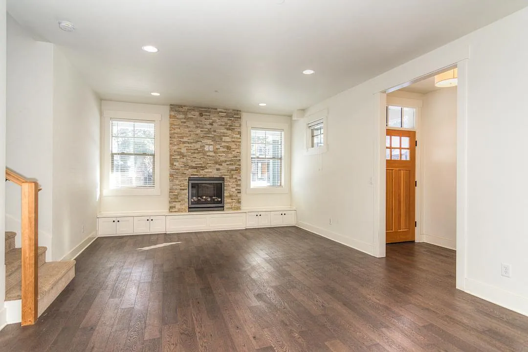 2 bed, 2.5 bath, 1237 sqft, $3,095 — Photo 3