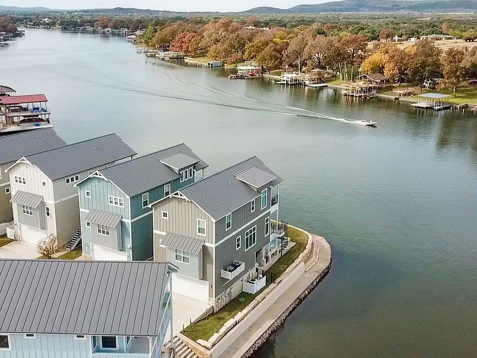 1st image of 404 Island Cir