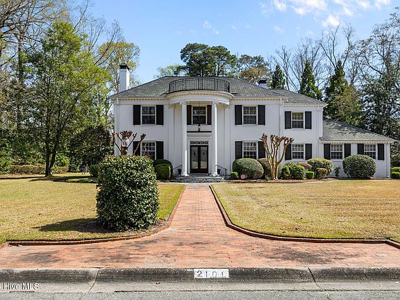 3rd image of 2101 Sparre Drive