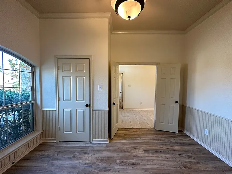 626 Huntwick Ln — Photo 9