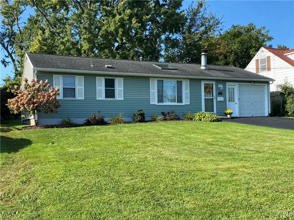 111 Pleasantview Dr, Liverpool, NY 13088